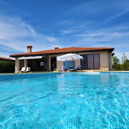 Private Villa 102 With Heated Pool In Blacksearama 발치크 외부 사진