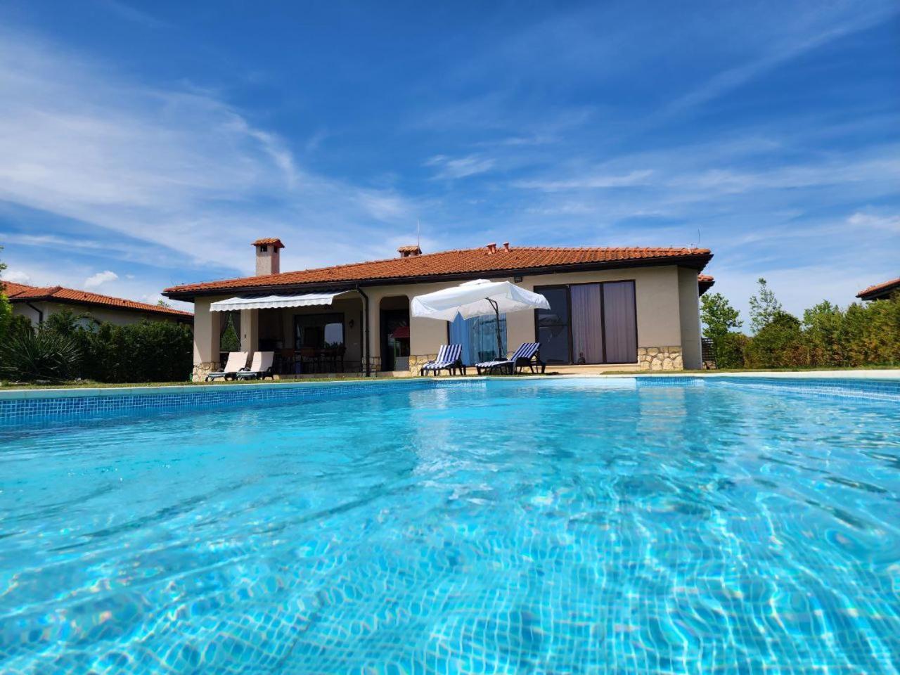 Private Villa 102 With Heated Pool In Blacksearama 발치크 외부 사진